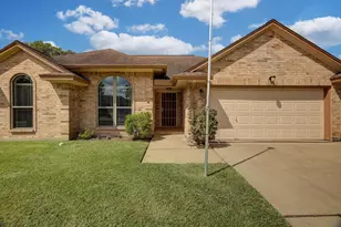 122 Bumelia St, Lake Jackson, TX 77566 - Photo 4