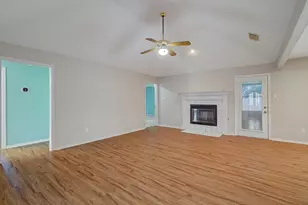 122 Bumelia St, Lake Jackson, TX 77566 - Photo 6