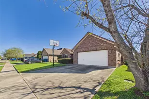 131 Eagle Nest Ct, Richwood, TX 77566 - Photo 32