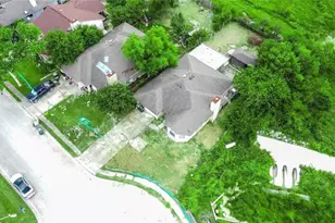 1169 Lago Vista St, San Marcos, TX 78666 - Photo 4