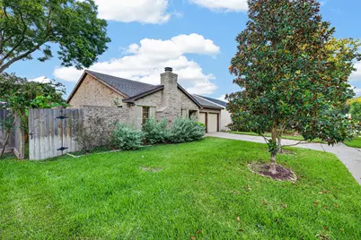3107 Pecan Point Drive, Sugar Land, TX 77478 - Photo 2