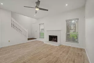 12500 Brookglade Cir, Houston, TX 77099 - Photo 2