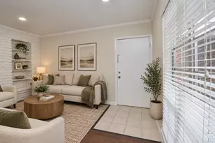 2121 Fountain View Dr, Houston, TX 77057 - Photo 2
