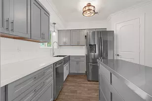 9611 Pinehurst St, Baytown, TX 77521 - Photo 16