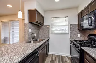 1404 Welch St, Houston, TX 77006 - Photo 10