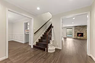 219 Big Hollow Ln, Houston, TX 77042 - Photo 4