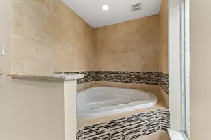 219 Big Hollow Ln, Houston, TX 77042 - Photo 20
