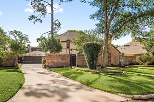 219 Big Hollow Ln, Houston, TX 77042 - Photo 48