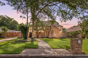 219 Big Hollow Ln, Houston, TX 77042 - Photo 2