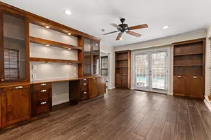 219 Big Hollow Ln, Houston, TX 77042 - Photo 24