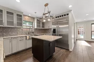 219 Big Hollow Ln, Houston, TX 77042 - Photo 12