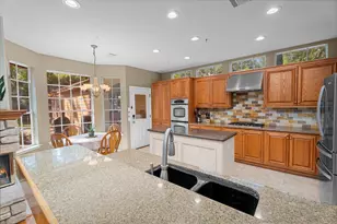 117 Treescape Cir, The Woodlands, TX 77381 - Photo 10