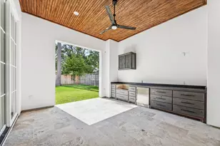 7203 Tickner St, Houston, TX 77055 - Photo 14