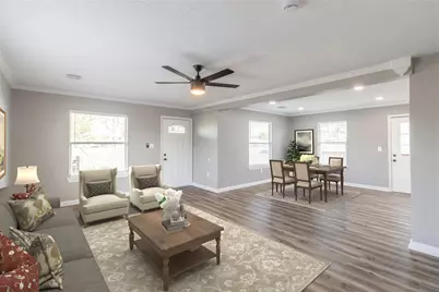 725 10th Street, Dickinson, TX 77539 - Photo 1