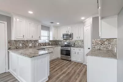 725 10th Street, Dickinson, TX 77539 - Photo 12