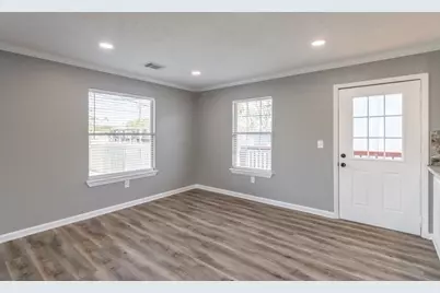 725 10th Street, Dickinson, TX 77539 - Photo 8