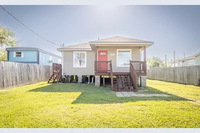 725 10th Street, Dickinson, TX 77539 - Photo 2