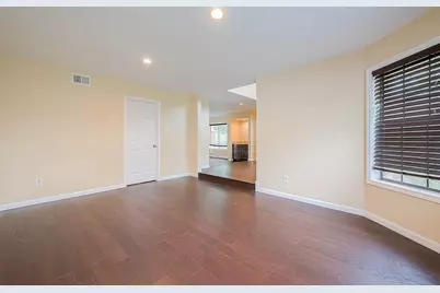 2039 Shorewood Lane, Sugar Land, TX 77479 - Photo 8
