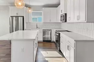 1743 Bluewater Hwy, Surfside Beach, TX 77541 - Photo 2