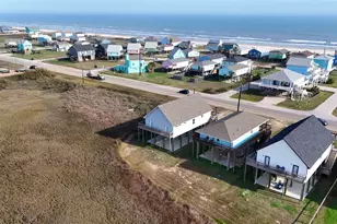 1743 Bluewater Hwy, Surfside Beach, TX 77541 - Photo 30