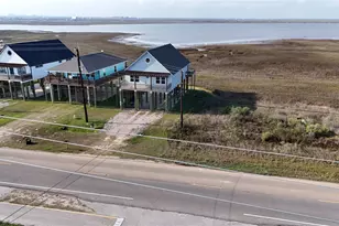 1743 Bluewater Hwy, Surfside Beach, TX 77541 - Photo 24