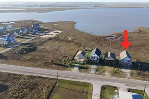 1743 Bluewater Hwy, Surfside Beach, TX 77541 - Photo 4