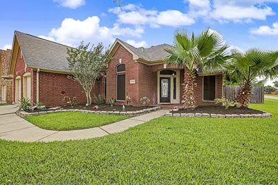 10943 Spruce Drive N, La Porte, TX 77571 - Photo 2