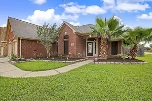 10943 Spruce Dr N, La Porte, TX 77571 - Photo 2