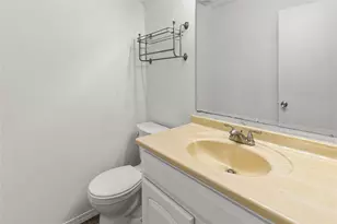 11002 Hammerly Blvd, Houston, TX 77043 - Photo 22