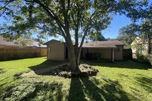 5939 Belarbor St, Houston, TX 77033 - Photo 10