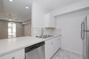 4645 Wild Indigo St, Houston, TX 77027 - Photo 4