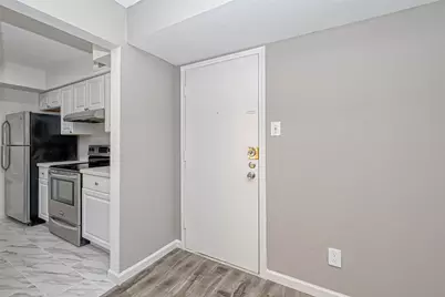 4645 Wild Indigo Street #375, Houston, TX 77027 - Photo 2