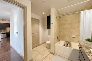 2700 Brazos St, Houston, TX 77006 - Photo 4