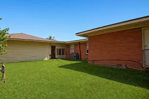 5229 Rue St, Houston, TX 77033 - Photo 8