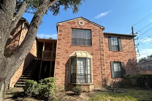 2255 Braeswood Park Dr, Houston, TX 77030 - Photo 2