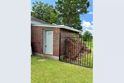 1614 Avenue Q, Santa Fe, TX 77510 - Photo 8
