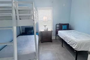 2811 Ave Q 1/2, Galveston, TX 77550 - Photo 2