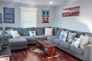 2811 Ave Q 1/2, Galveston, TX 77550 - Photo 4