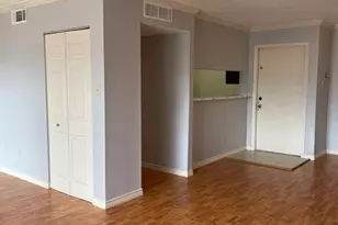 2820 S Bartell Dr, Houston, TX 77054 - Photo 2