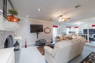 8119 Birchglen Ln, Houston, TX 77070 - Photo 10