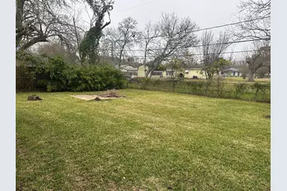 116 Forest Oaks Lane, Lake Jackson, TX 77566 - Photo 10