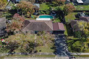 1846 Acacia Cir, Freeport, TX 77541 - Photo 2