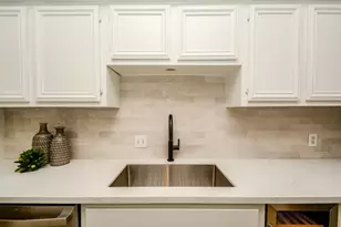 820 Harold St, Houston, TX 77006 - Photo 8