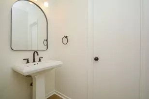 820 Harold St, Houston, TX 77006 - Photo 16