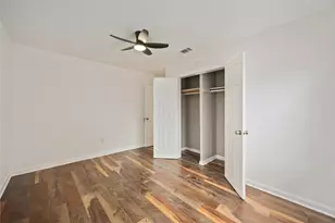 6043 Lyndhurst Dr, Houston, TX 77033 - Photo 16