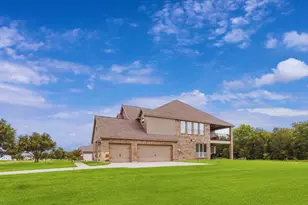 3018 River Bend Dr, Rosenberg, TX 77471 - Photo 2