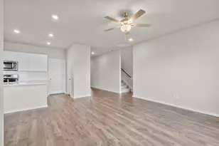 3542 Cardinal Pointe Dr, Angleton, TX 77515 - Photo 10