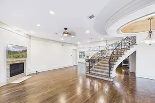 4003 Dumbarton St, Houston, TX 77025 - Photo 8