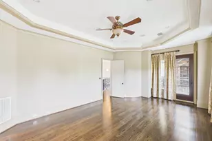 4003 Dumbarton St, Houston, TX 77025 - Photo 18