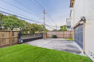 4003 Dumbarton St, Houston, TX 77025 - Photo 38